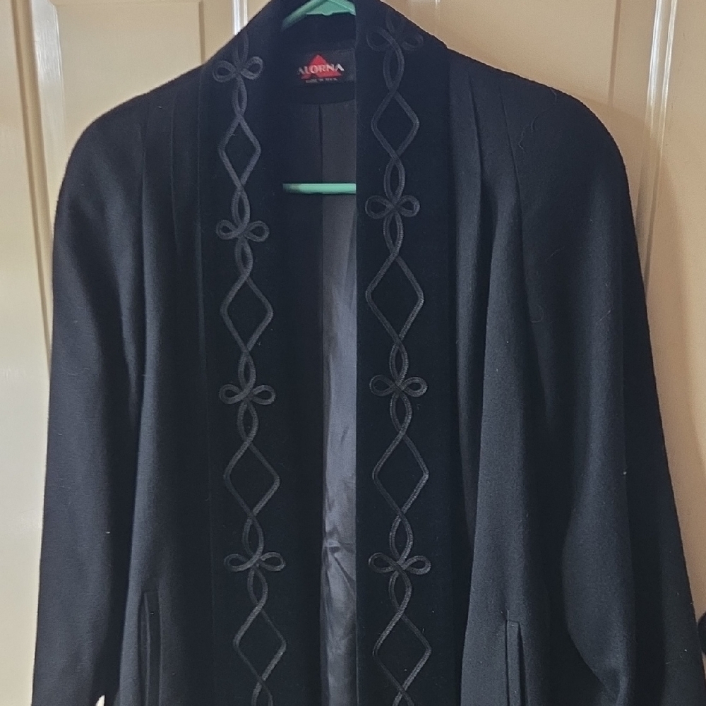 Elegant Vintage Black Wool Alorna Coat - Picture 3 of 5